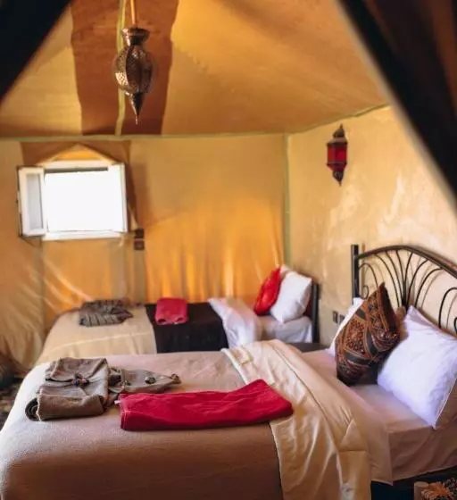 ホテル East Desert & Luxury Camp