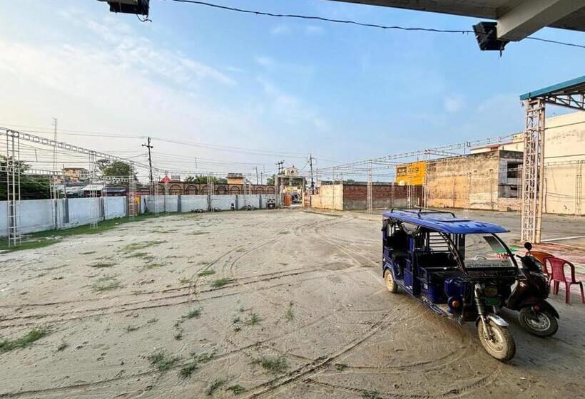 פנסיון Parwati Marriage Lawn