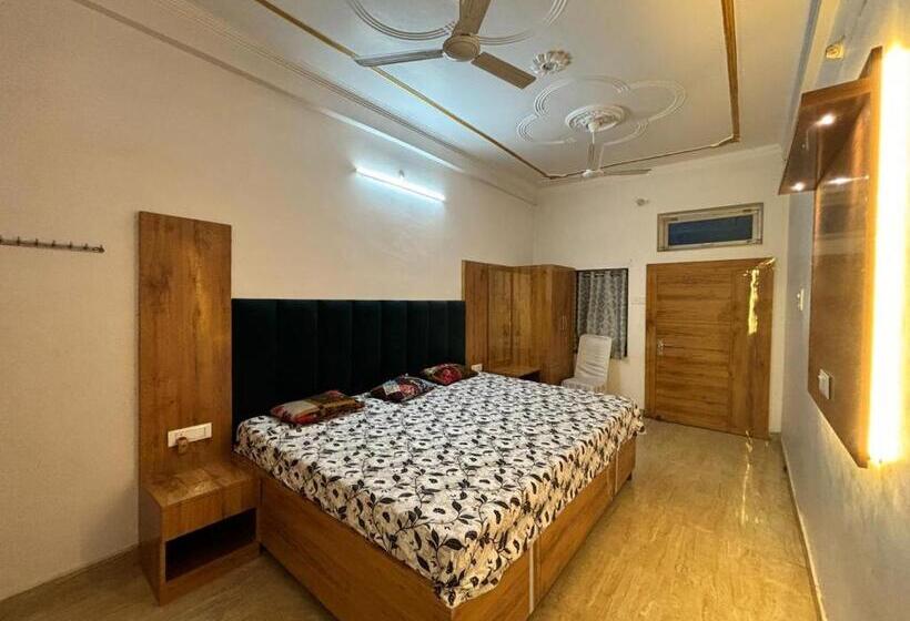 פנסיון Parwati Marriage Lawn