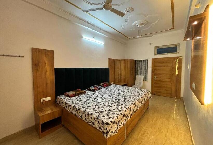 פנסיון Parwati Marriage Lawn