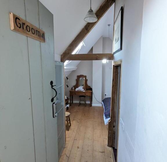 ペンション Regilbury Court, Grooms House