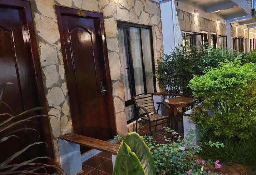 פנסיון River View Bangulow & Restaurant