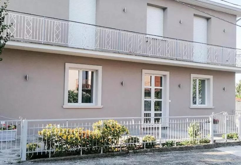 ペンション Villa Elena