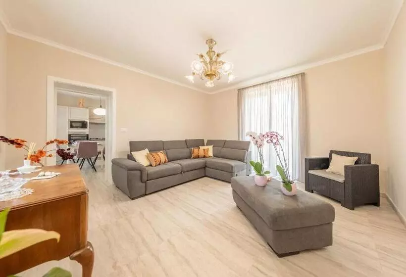 ペンション Villa Elena