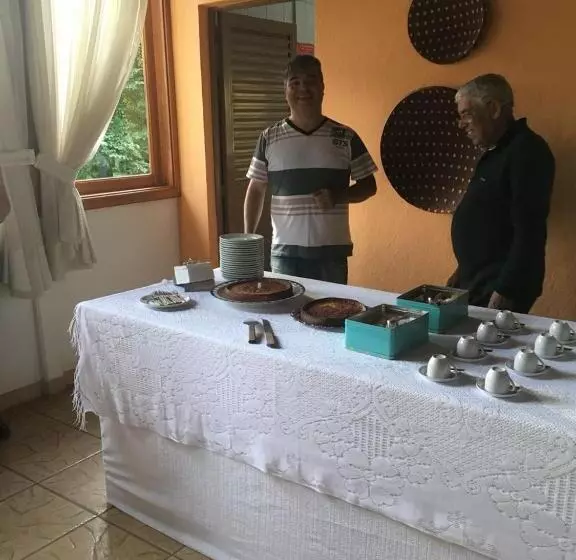 Retkeilymaja Celil Inn