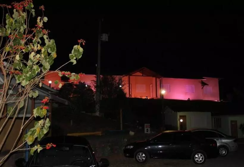Retkeilymaja Celil Inn