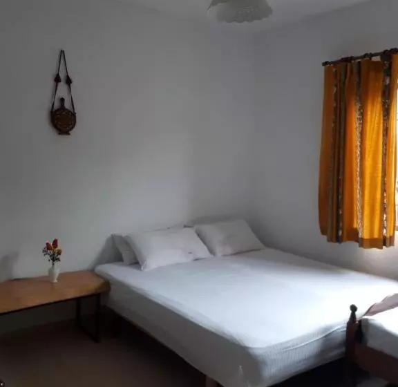 Aamiaismajoitus (B&B) Camping Kapxhiu