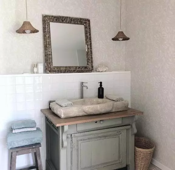 Aamiaismajoitus (B&B) Chambre D Hotes Lou Viradis