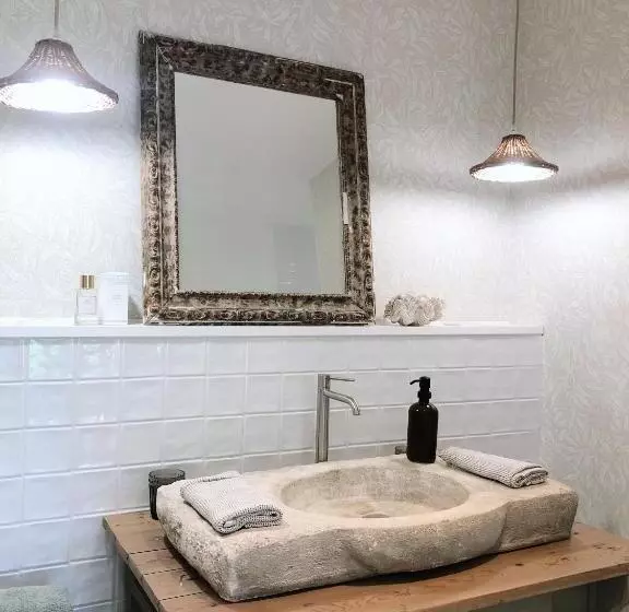 Aamiaismajoitus (B&B) Chambre D Hotes Lou Viradis