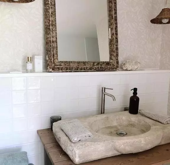 Aamiaismajoitus (B&B) Chambre D Hotes Lou Viradis