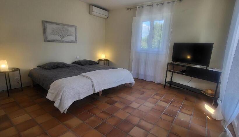 تختخواب و صبحانه Demeure La Solédad