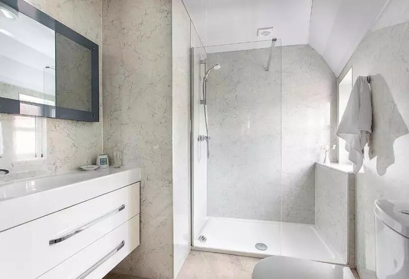 ベッドアンドブレックファースト Fisher Arms Pub