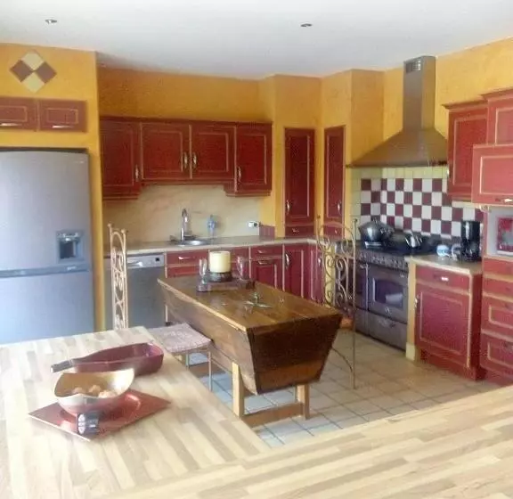 Aamiaismajoitus (B&B) Hébergement 24h Du Mans