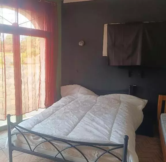 Aamiaismajoitus (B&B) Hébergement 24h Du Mans