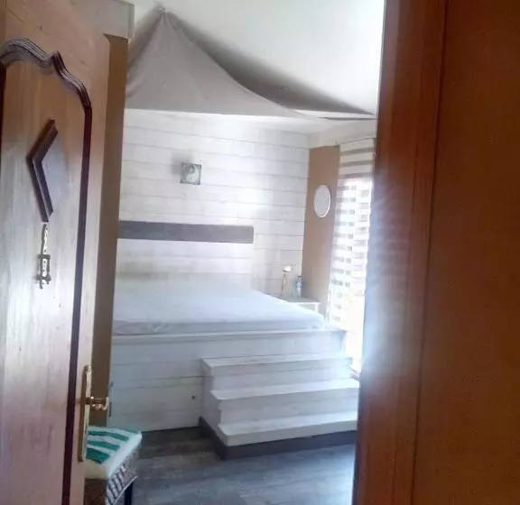 Aamiaismajoitus (B&B) Hébergement 24h Du Mans