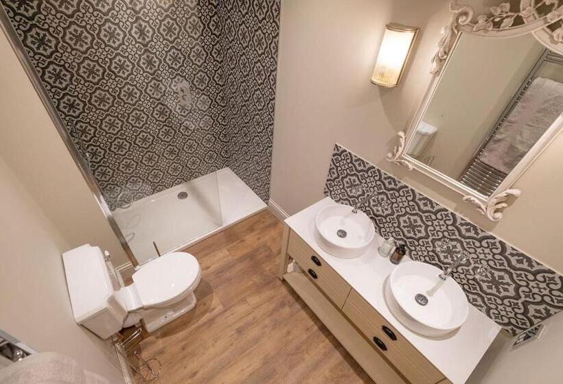 Bed and Breakfast Home Farm House