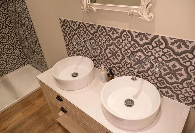 Bed and Breakfast Home Farm House