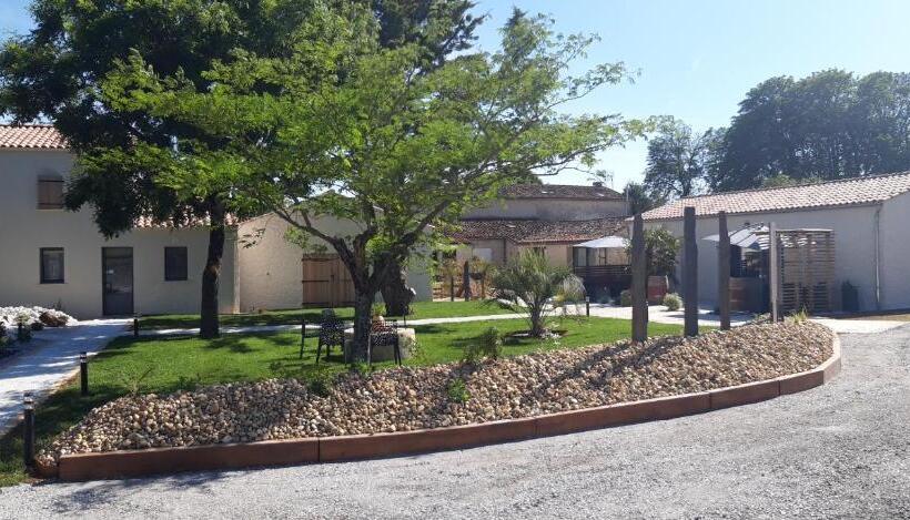 Bed and Breakfast Roses Des Sables