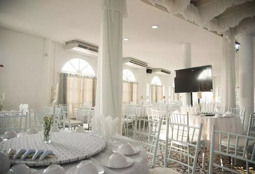 ホテル Bananaleaf Wedding Cafe & Resort