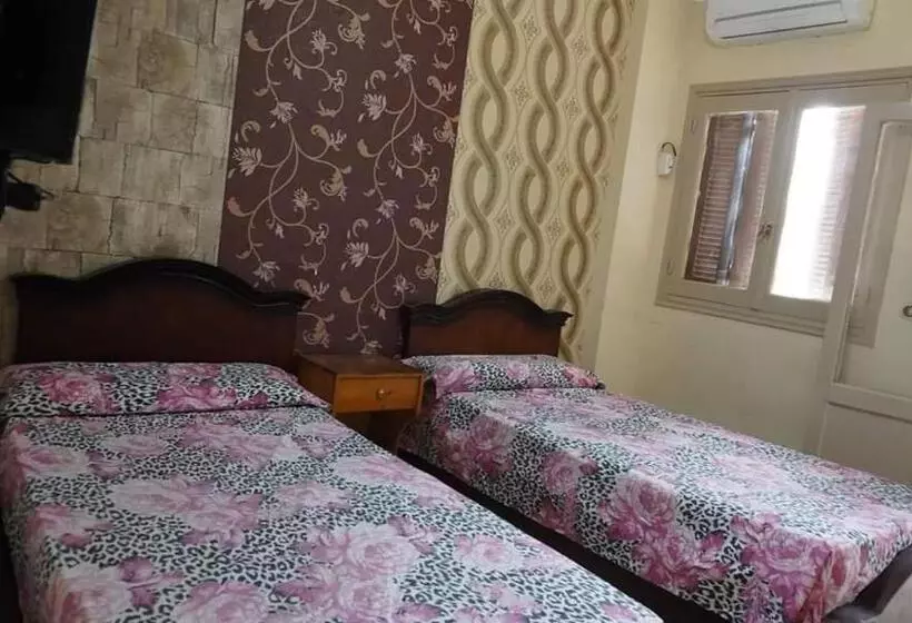 هتل Queen Palace