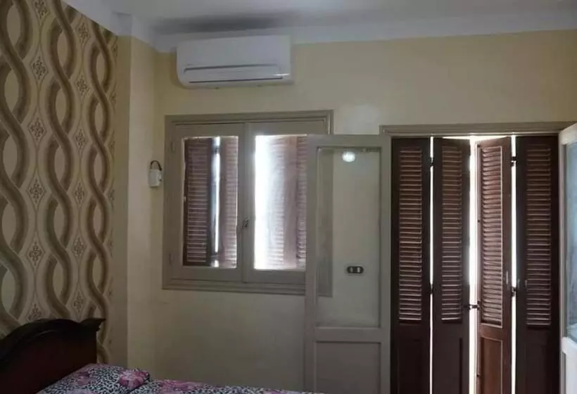 هتل Queen Palace