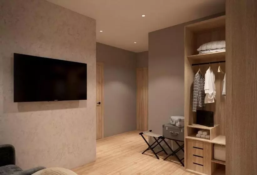 هتل University Boutique Rooms