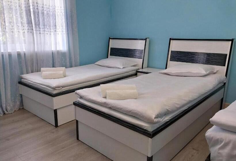 펜션 Chinchin Mansion   With Swimming Pool