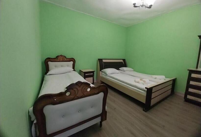 펜션 Chinchin Mansion   With Swimming Pool