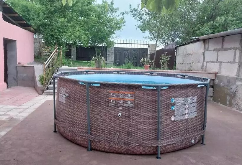 Majatalo Chinchin Mansion   With Swimming Pool