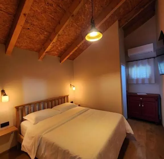 ペンション Guesthouse Te Avllia