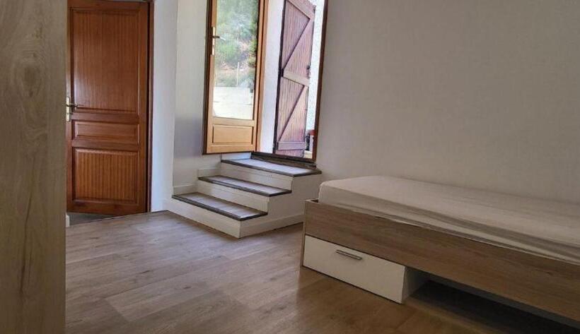 פנסיון Loue T3 Avec Terrasse