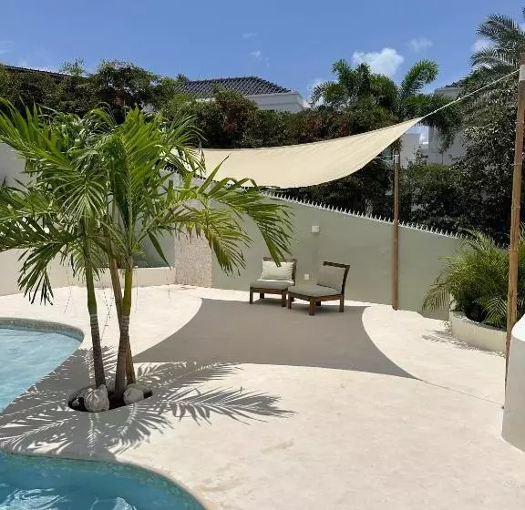 پانسیون Palm View