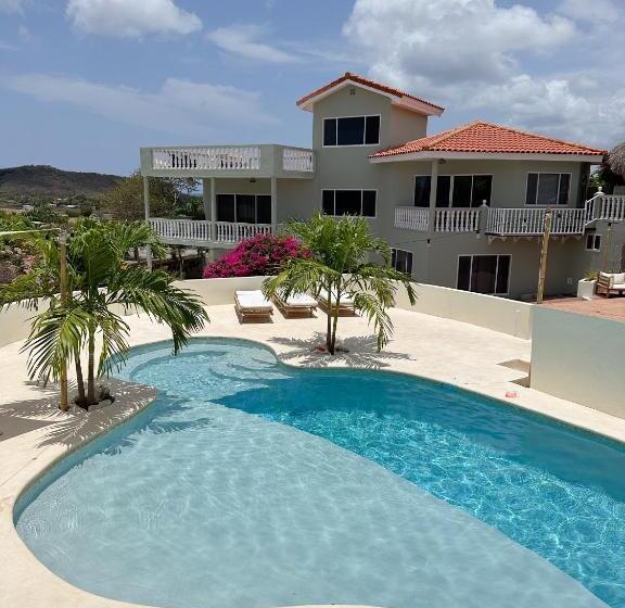 پانسیون Palm View