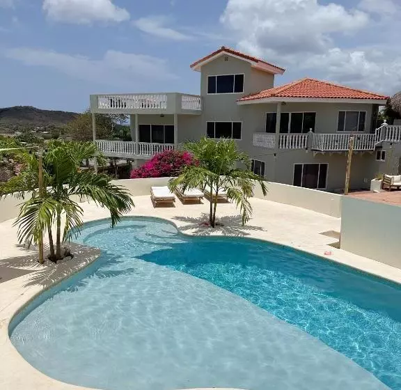 پانسیون Palm View