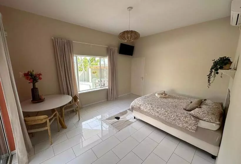 پانسیون Palm View