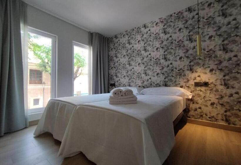 Пансион Plaza Rooms