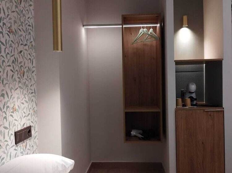 Пансион Plaza Rooms