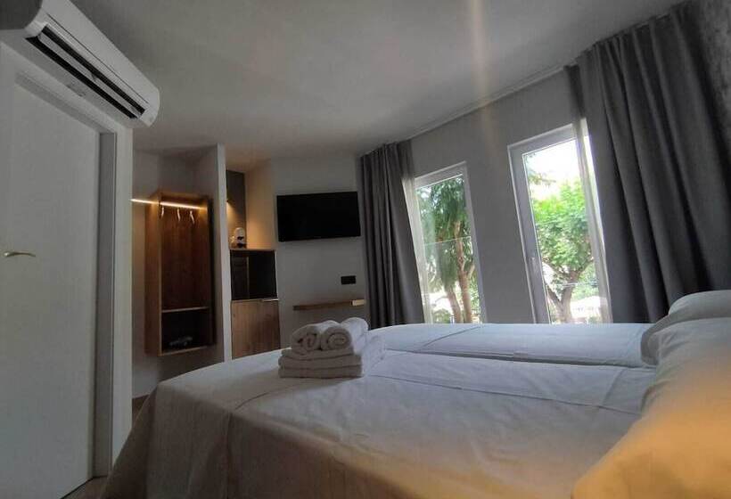 Пансион Plaza Rooms