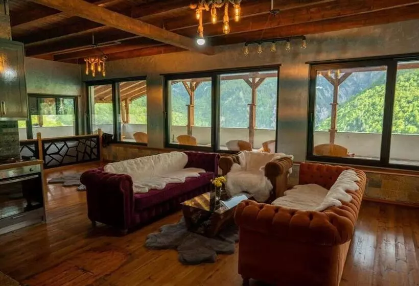ペンション Zeneli Alpin Chalet