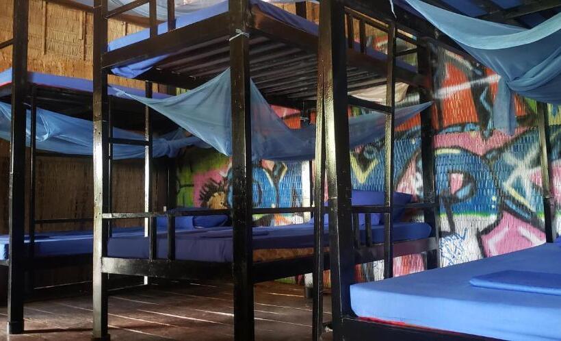 هاستل Arcadia Backpackers & Waterpark