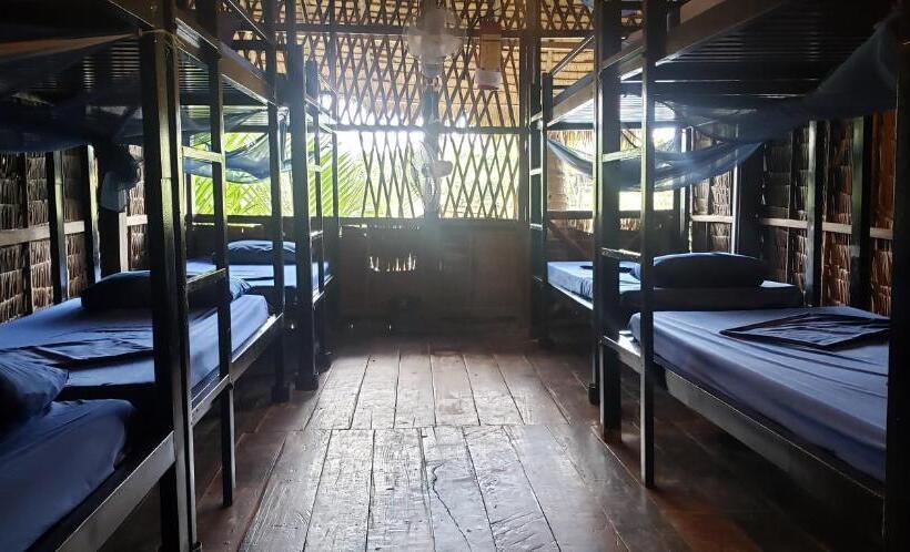 هاستل Arcadia Backpackers & Waterpark