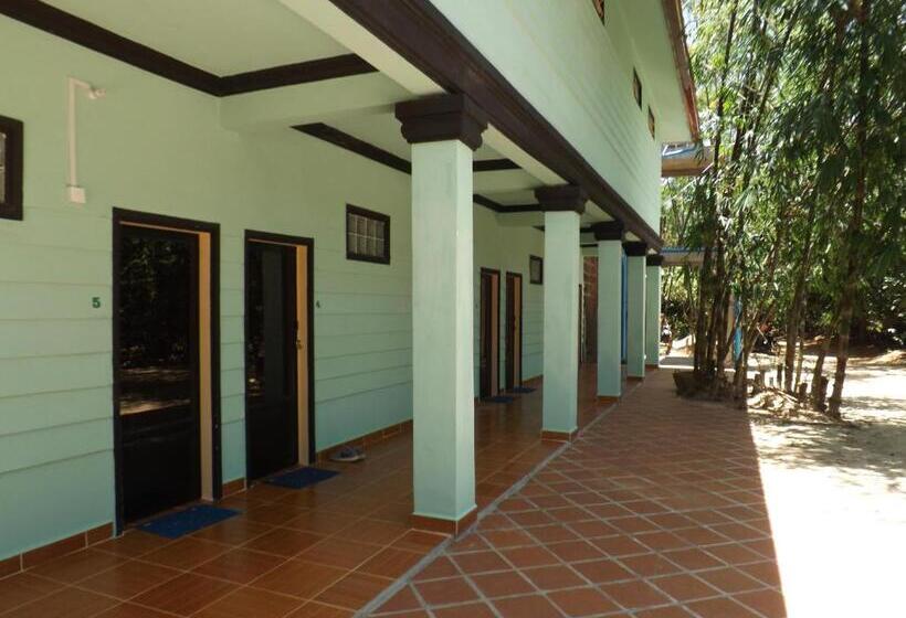 هاستل Arcadia Backpackers & Waterpark