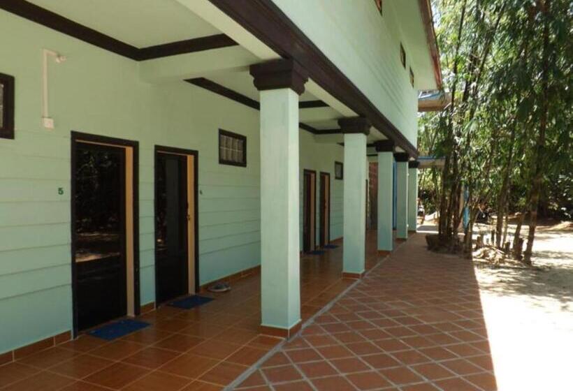 هاستل Arcadia Backpackers & Waterpark