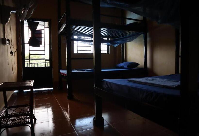 هاستل Arcadia Backpackers & Waterpark