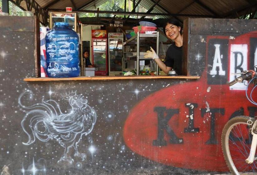 هاستل Arcadia Backpackers & Waterpark