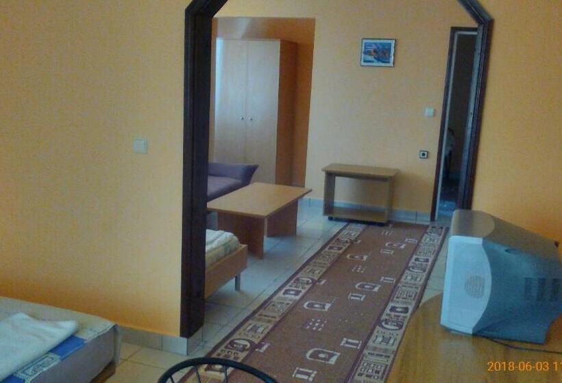 Famili Hotel Barba Yani