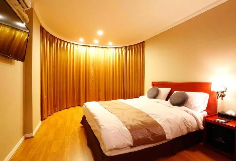 Hotelli Anmyeondo Plaza