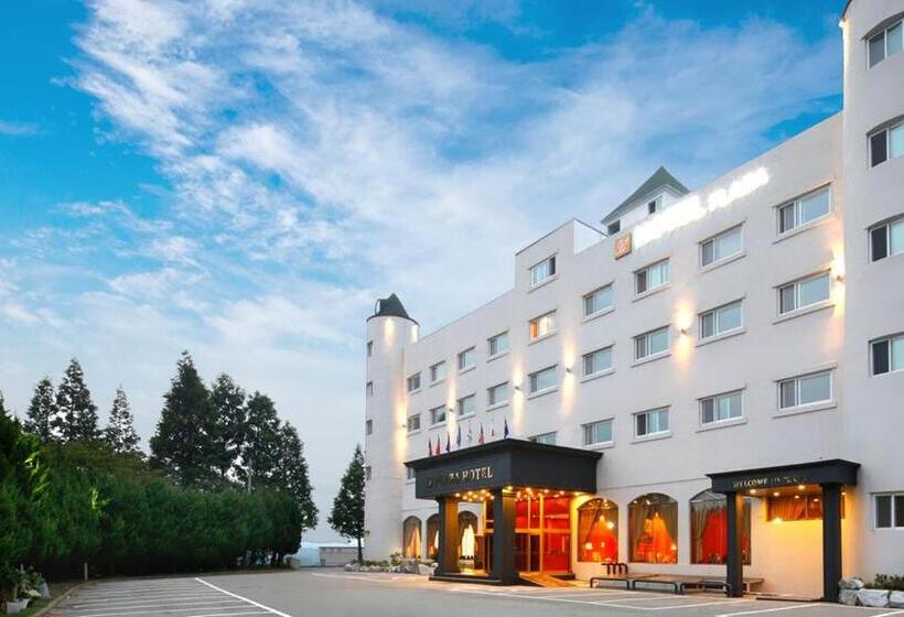 בית מלון כפרי Anmyeondo Plaza