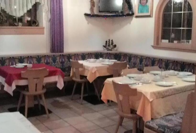 Отель B&b Chiara  Alleghe