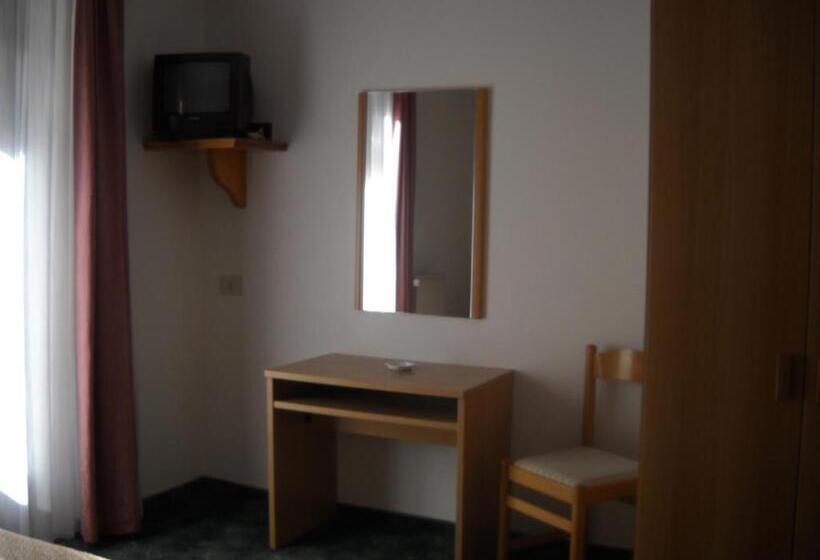 Отель B&b Chiara  Alleghe